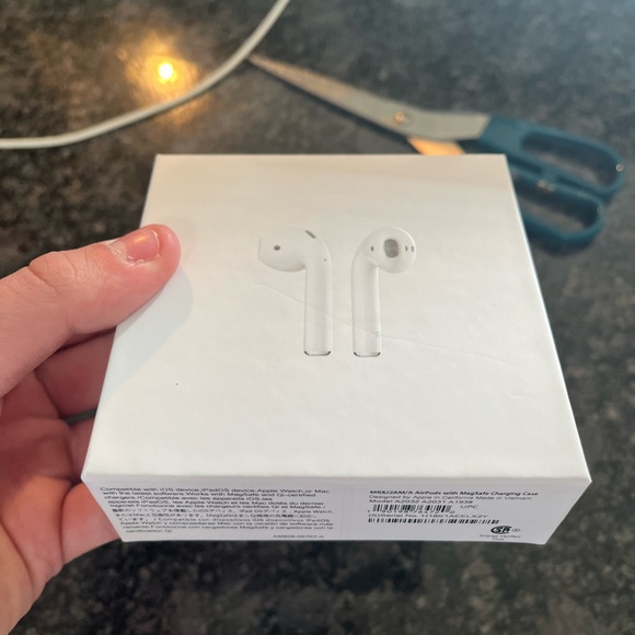 AirPods - Picture 1 of 2